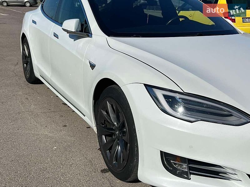 Ліфтбек Tesla Model S 2020 в Львові