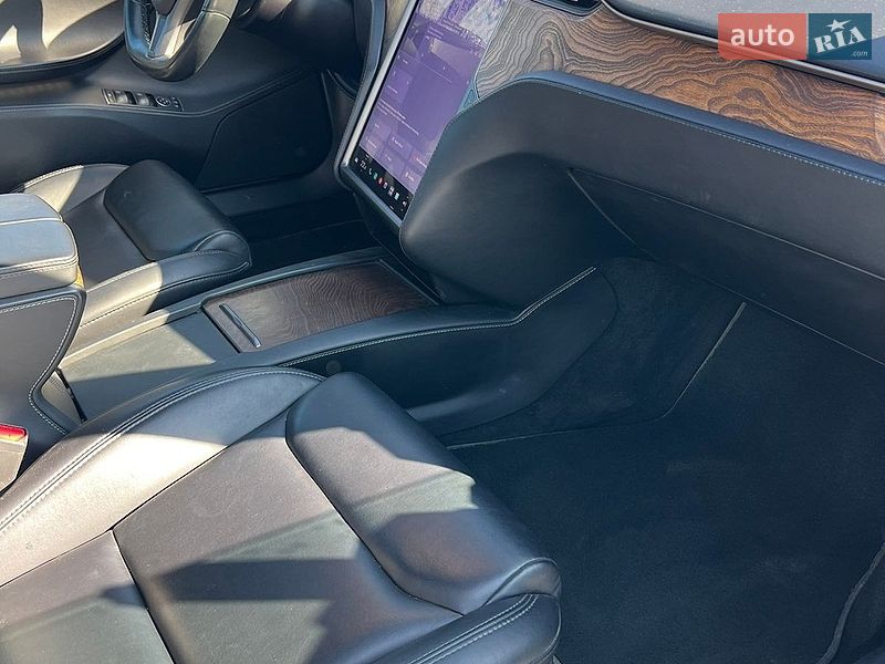 Ліфтбек Tesla Model S 2020 в Львові