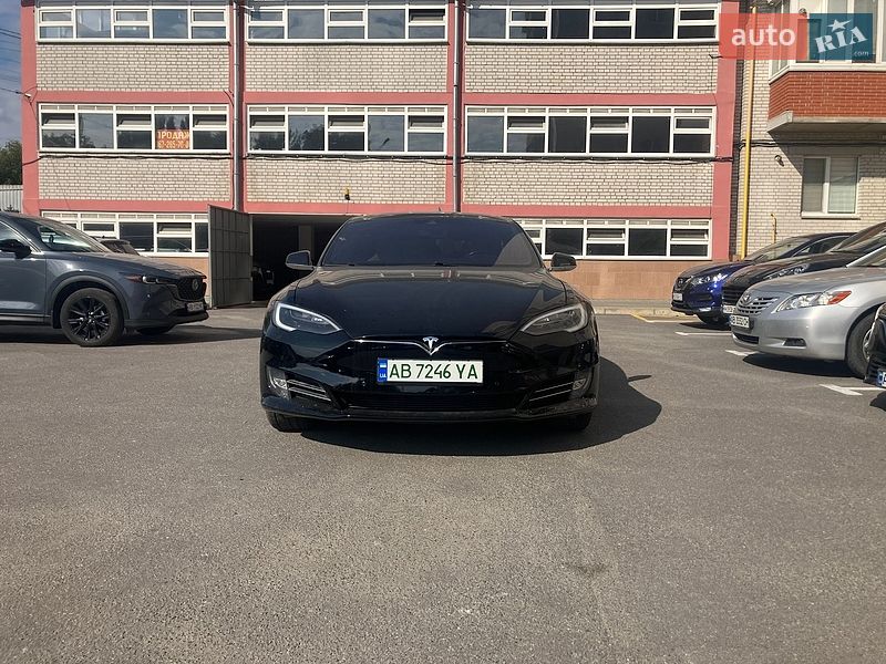 Tesla Model S 2016