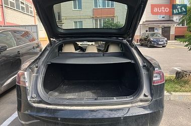 Лифтбек Tesla Model S 2016 в Виннице