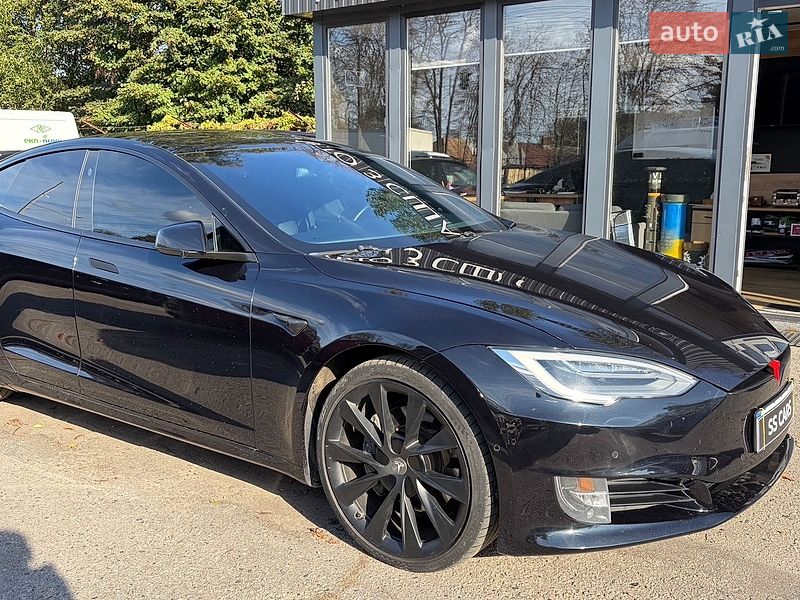 Ліфтбек Tesla Model S 2018 в Полтаві