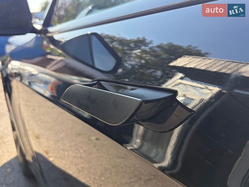 Ліфтбек Tesla Model S 2018 в Полтаві