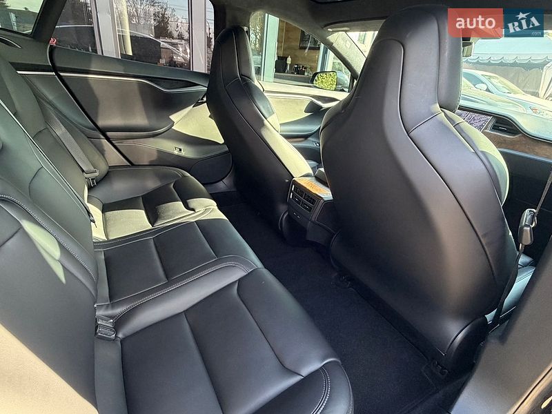 Ліфтбек Tesla Model S 2018 в Полтаві