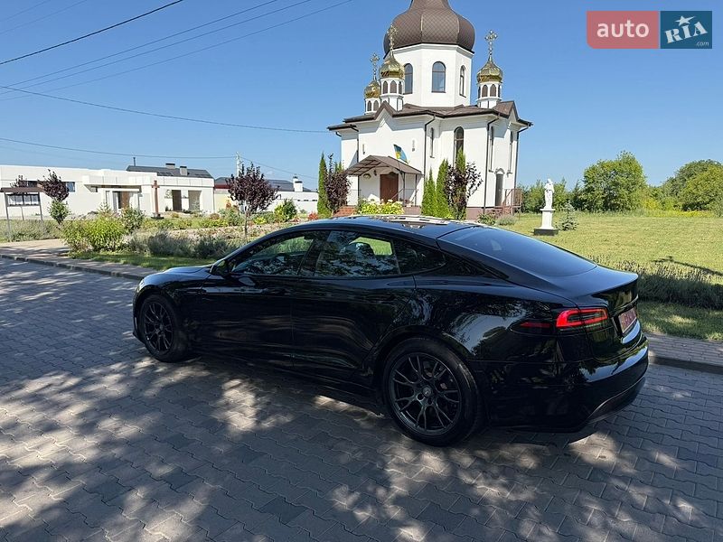 Лифтбек Tesla Model S 2023 в Ровно