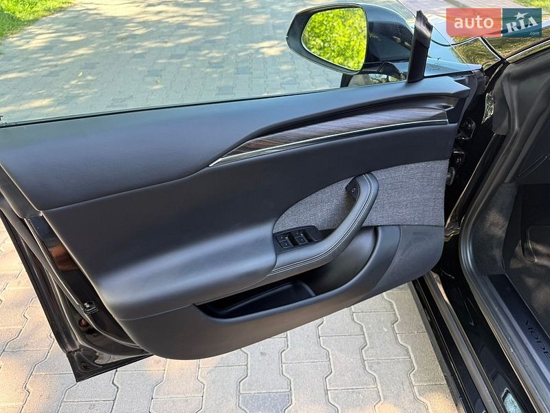 Лифтбек Tesla Model S 2023 в Ровно