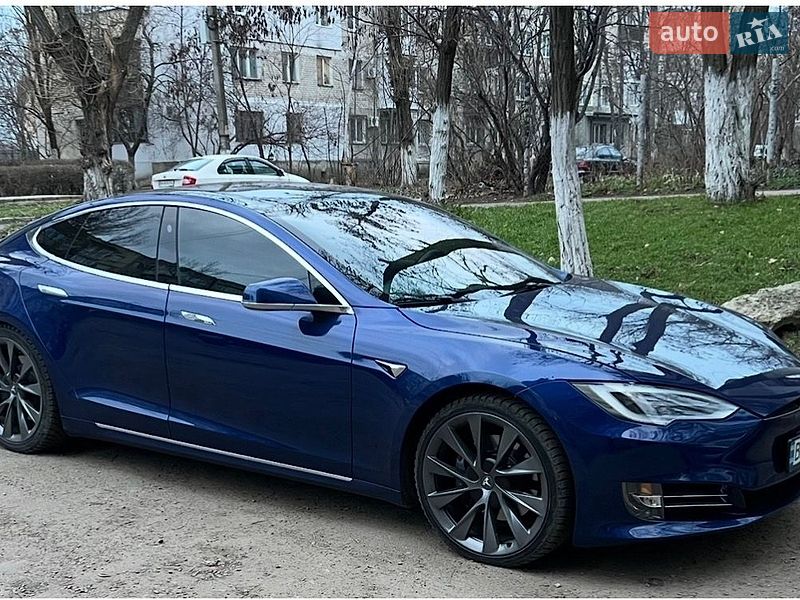 Лифтбек Tesla Model S 2019 в Белгороде-Днестровском