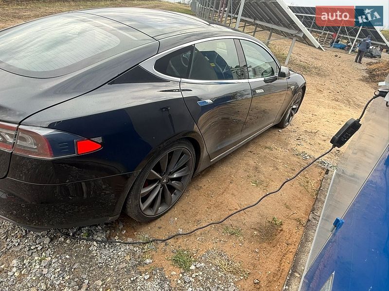 Ліфтбек Tesla Model S 2015 в Миколаєві фото 4 Ліфтбек Tesla Model S 2015 в Миколаєві