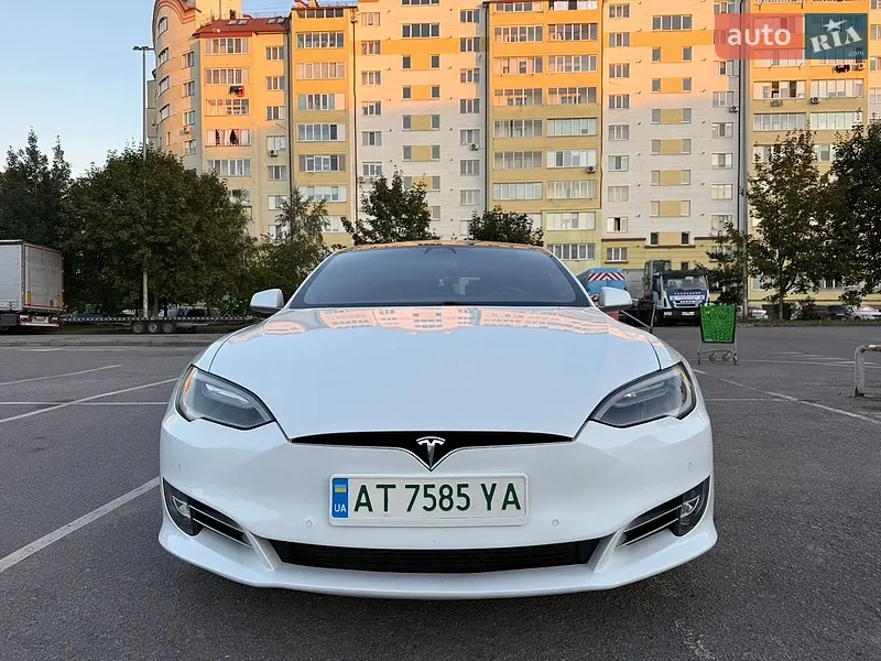 Tesla Model S 2017