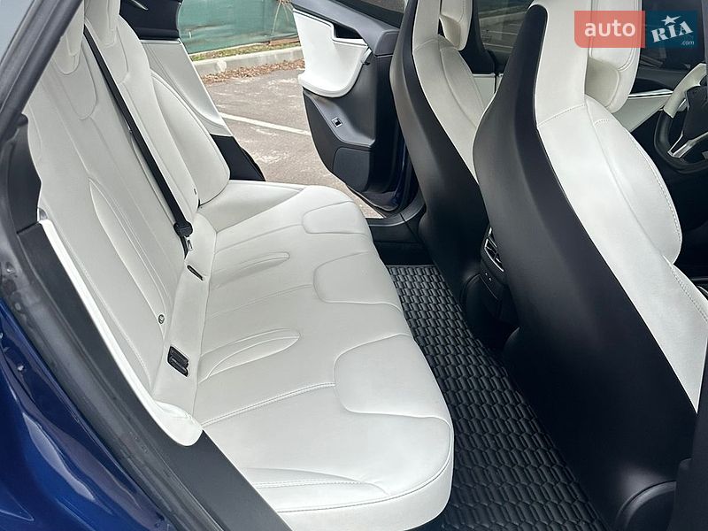 Лифтбек Tesla Model S 2017 в Одессе