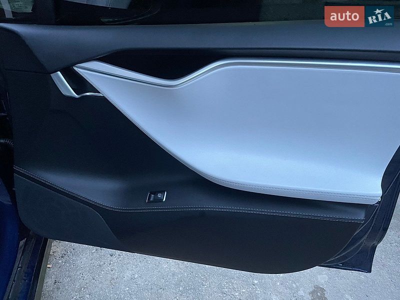 Лифтбек Tesla Model S 2017 в Одессе