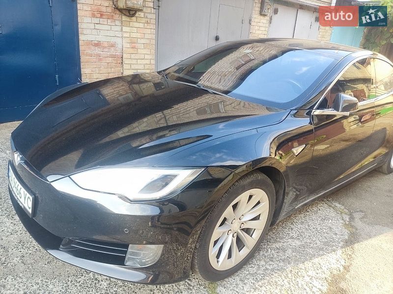 Ліфтбек Tesla Model S 2016 в Києві