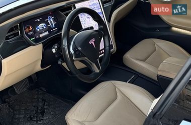 Лифтбек Tesla Model S 2016 в Львове