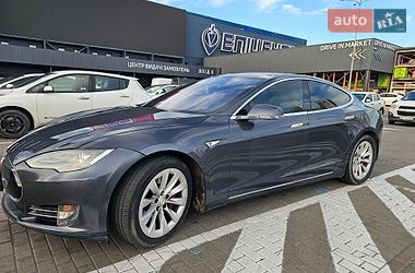 Ліфтбек Tesla Model S 2015 в Києві