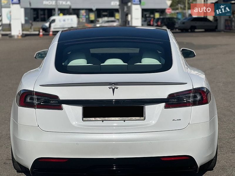 Ліфтбек Tesla Model S 2021 в Одесі