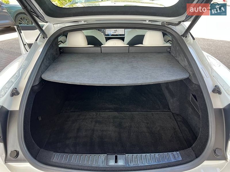 Ліфтбек Tesla Model S 2021 в Одесі