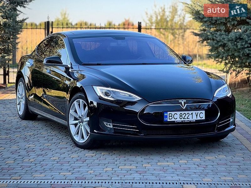 Tesla Model S 2013