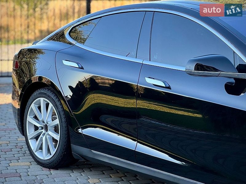 Лифтбек Tesla Model S 2013 в Дрогобыче