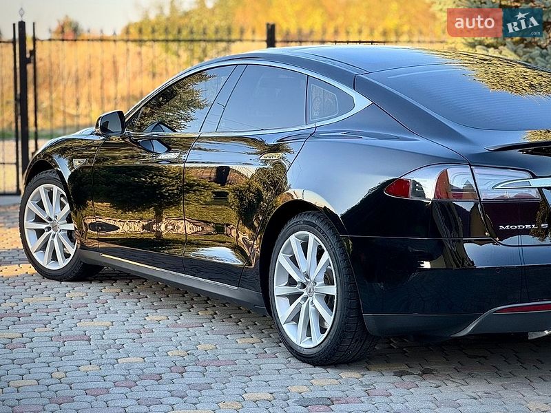 Лифтбек Tesla Model S 2013 в Дрогобыче