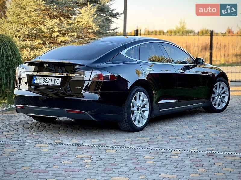 Лифтбек Tesla Model S 2013 в Дрогобыче
