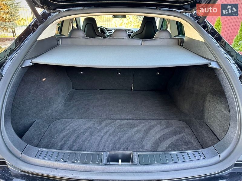 Лифтбек Tesla Model S 2013 в Дрогобыче