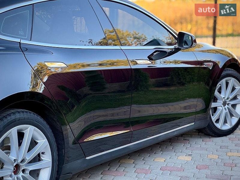 Лифтбек Tesla Model S 2013 в Дрогобыче
