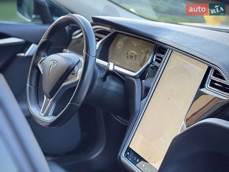 Лифтбек Tesla Model S 2013 в Дрогобыче