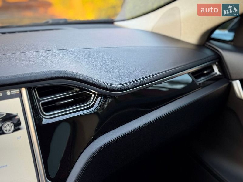 Лифтбек Tesla Model S 2013 в Дрогобыче