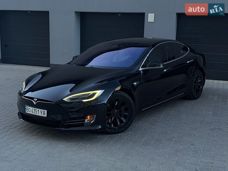 Ліфтбек Tesla Model S 2017 в Тернополі