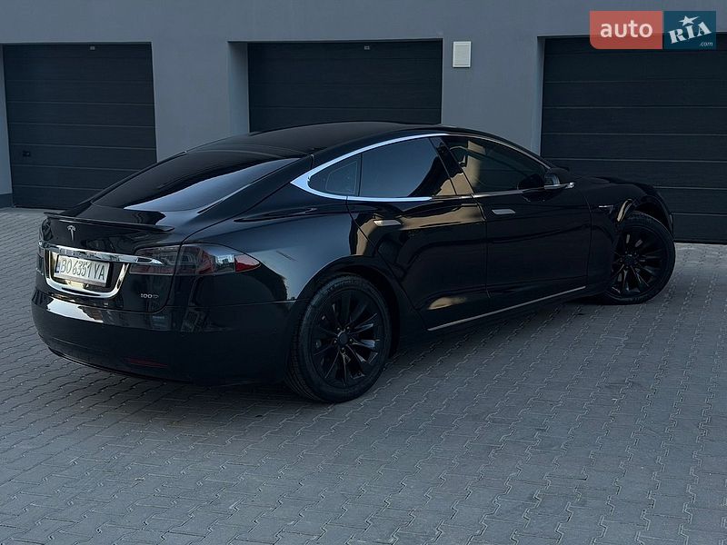 Ліфтбек Tesla Model S 2017 в Тернополі