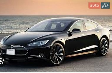 Лифтбек Tesla Model S 2015 в Львове Лифтбек Tesla Model S 2015 в Львове