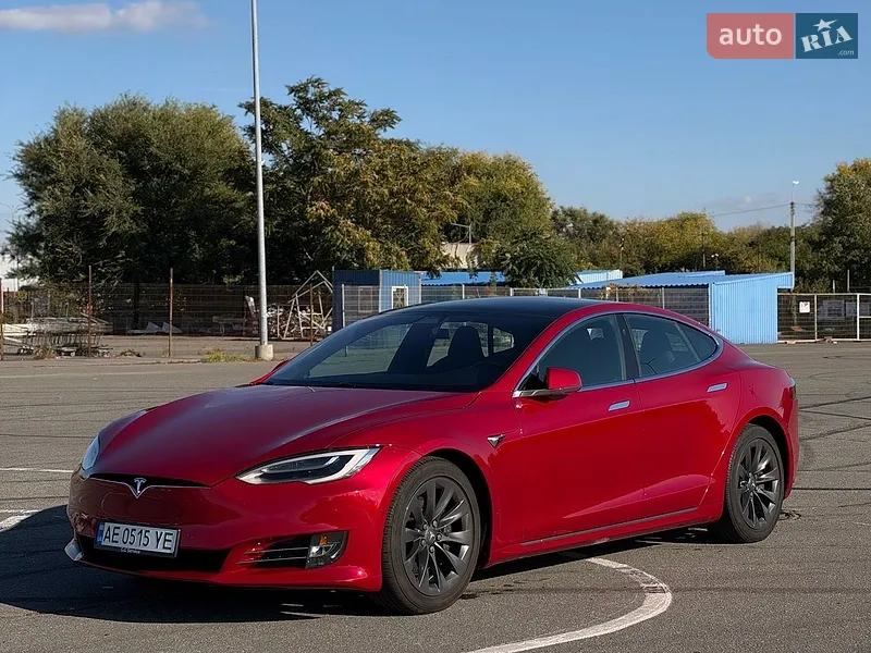 Tesla Model S 2019