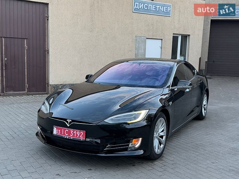 Лифтбек Tesla Model S 2017 в Владимире