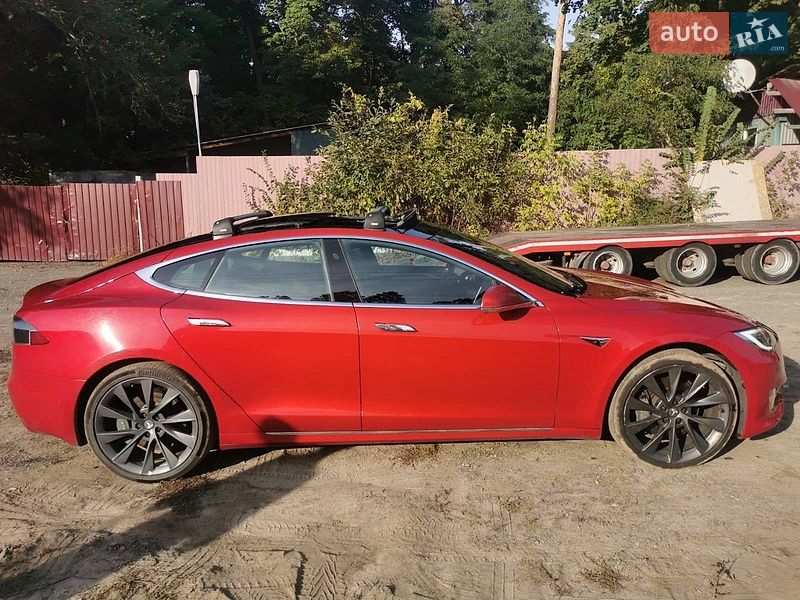 Ліфтбек Tesla Model S 2018 в Ірпені