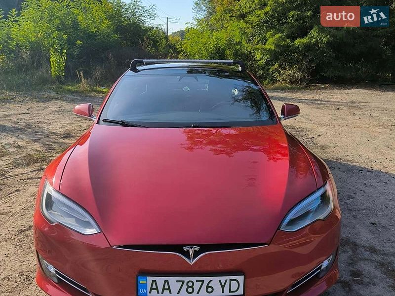 Ліфтбек Tesla Model S 2018 в Ірпені