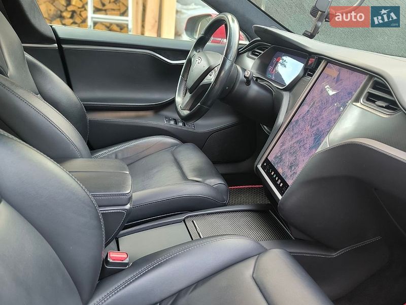 Ліфтбек Tesla Model S 2018 в Ірпені