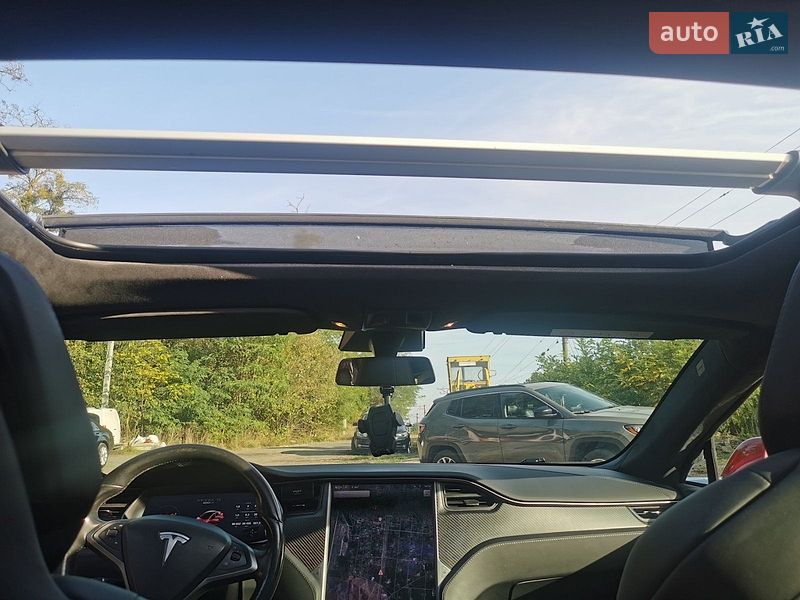 Ліфтбек Tesla Model S 2018 в Ірпені