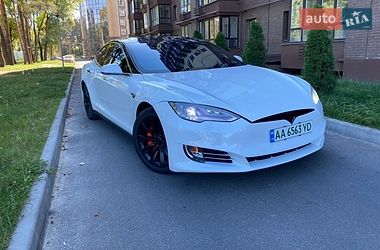Ліфтбек Tesla Model S 2013 в Чернігові