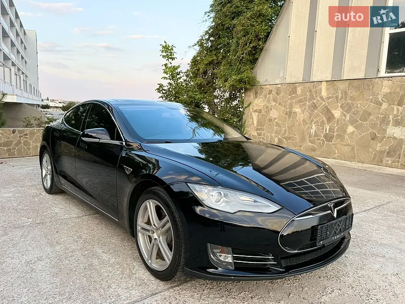 Tesla Model S