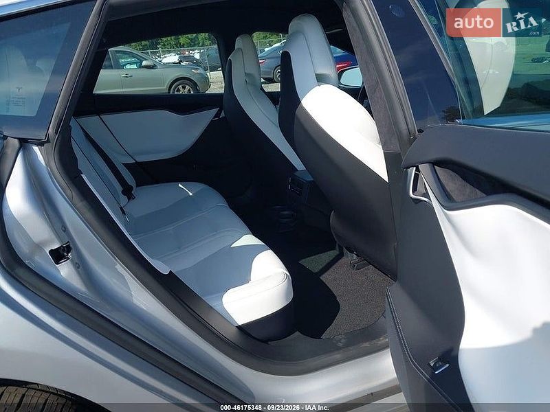 Ліфтбек Tesla Model S 2018 в Житомирі