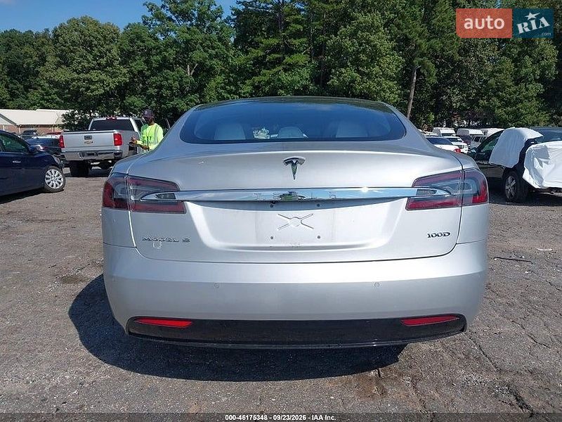 Ліфтбек Tesla Model S 2018 в Житомирі