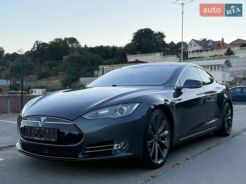 Tesla Model S
