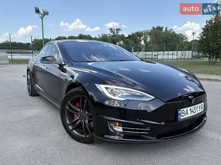 Tesla Model S 2014