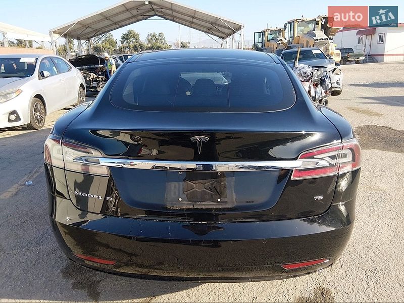 Лифтбек Tesla Model S 2017 в Тернополе