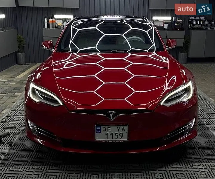 Tesla Model S