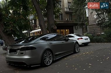Лифтбек Tesla Model S 2021 в Одессе