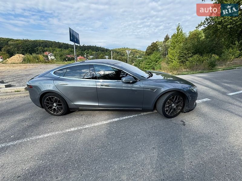 Лифтбек Tesla Model S 2014 в Львове фото 5 Лифтбек Tesla Model S 2014 в Львове