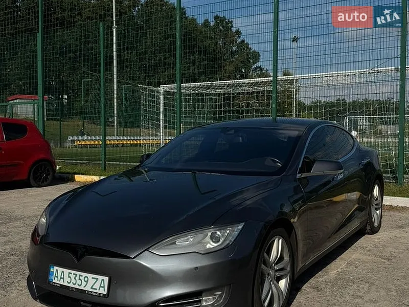 Tesla Model S