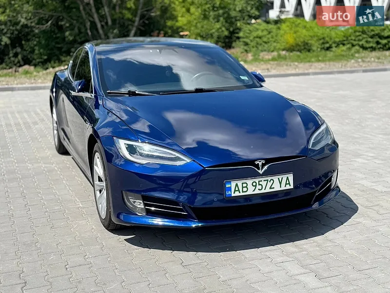 Tesla Model S 2018