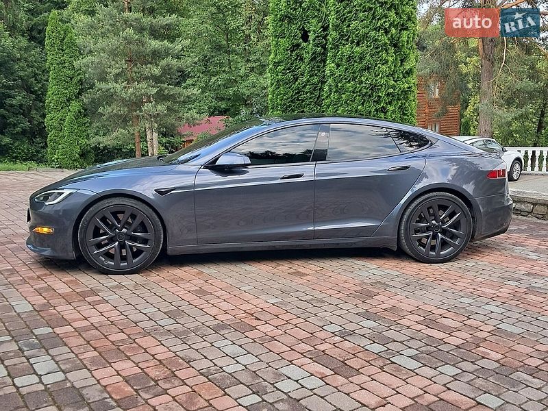 Лифтбек Tesla Model S 2021 в Коломые
