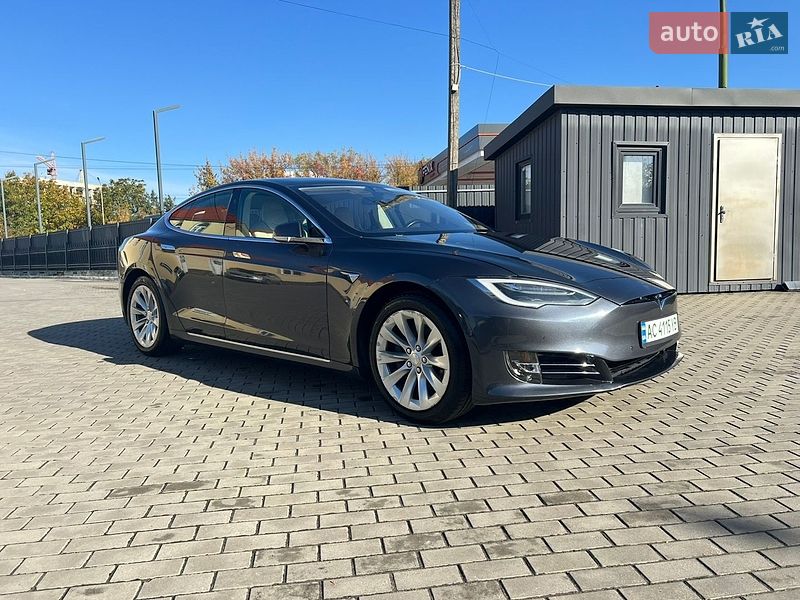 Ліфтбек Tesla Model S 2018 в Луцьку